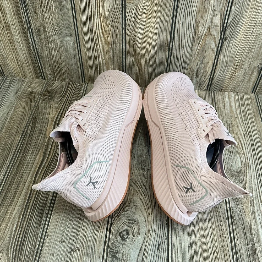 Flux Footwear Adapt Runner Mens Size 12.5 Dove Gray Pink Knit Gum Sole Shoes NEW